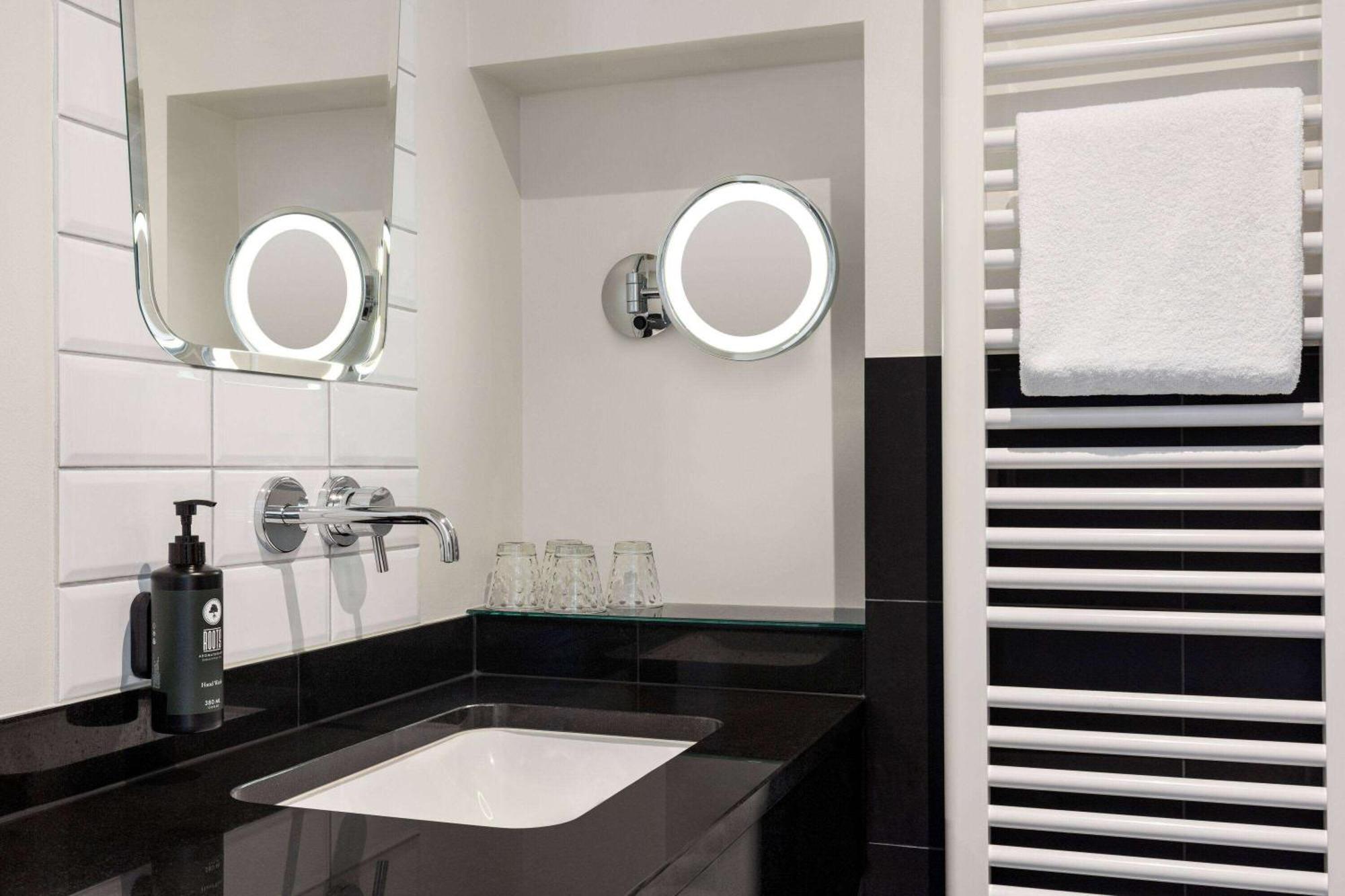 Vienna House Easy By Wyndham Osnabrueck City & Apartments Bagian luar foto