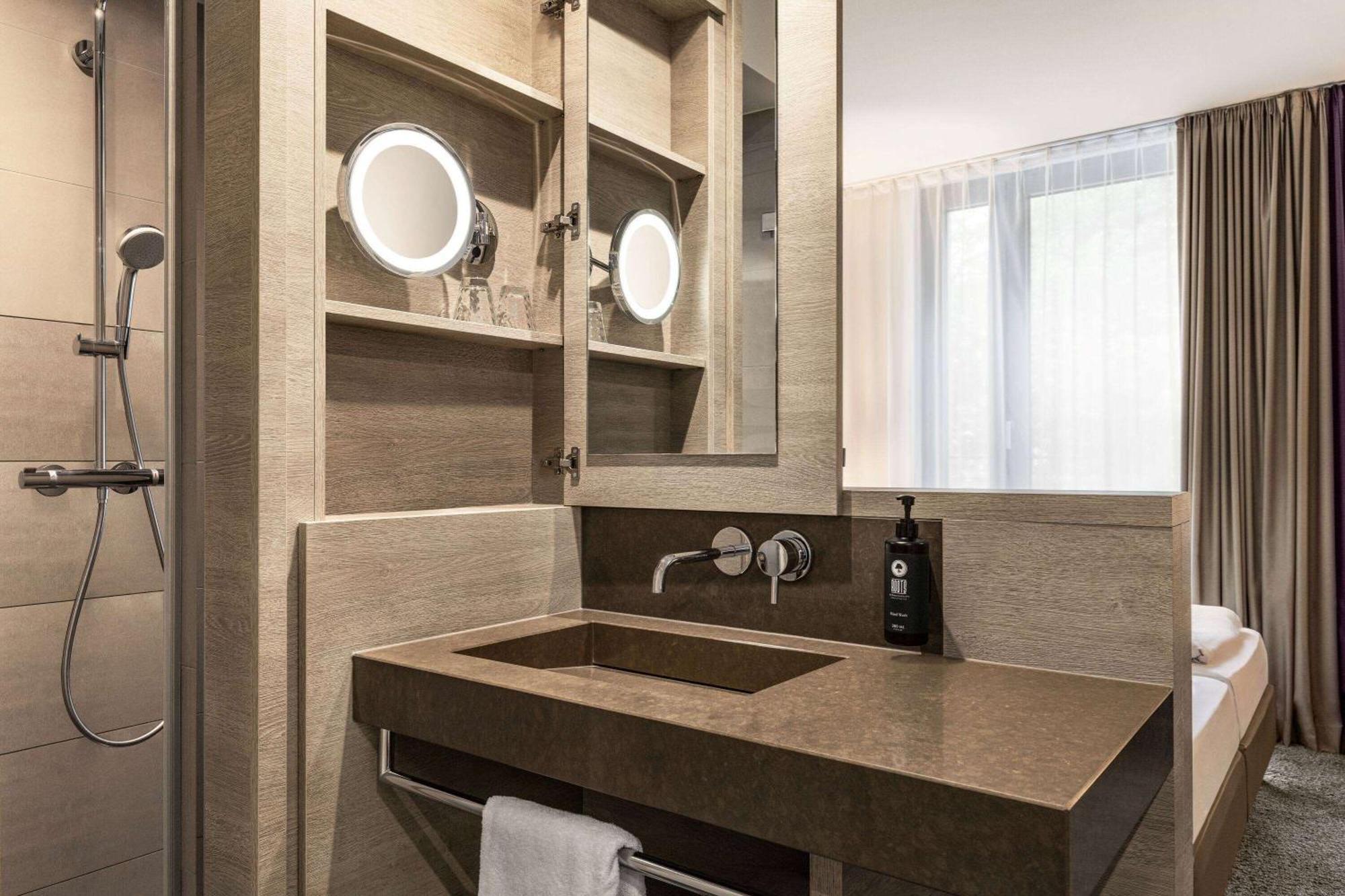 Vienna House Easy By Wyndham Osnabrueck City & Apartments Bagian luar foto